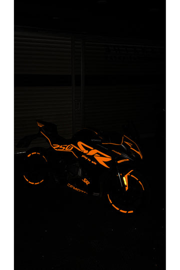 CFMOTO 250SR için Komple Reflektörlü Motosiklet Sticker Seti (Gece Flaş ile Çekimde Parlar) (Sağ ve Sol)