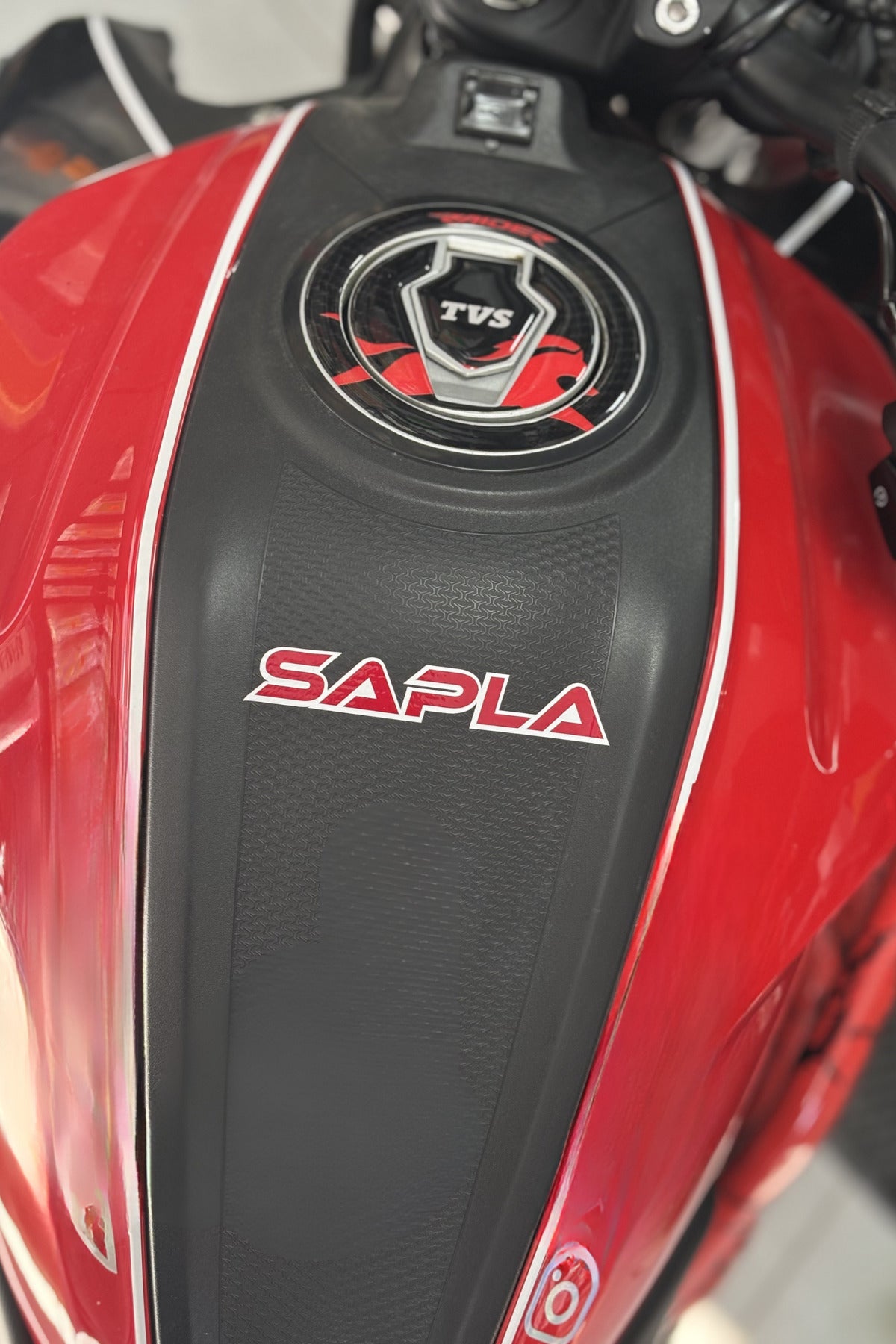 Motor ve Kask için Sapla Sticker Etiket (12CM)