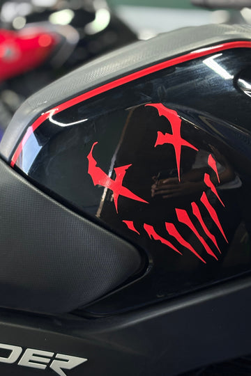 Motor ve Araba için Kırmızı Renk Venom Parçalı Sticker Etiket (20CM)