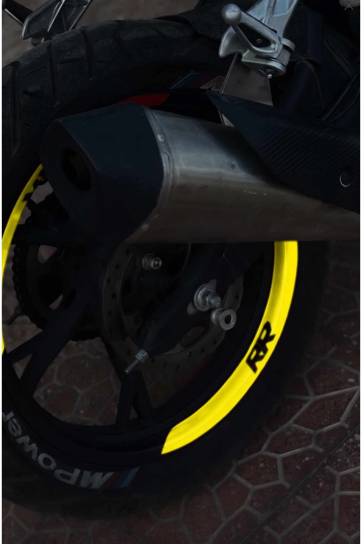 RKS SRK 125R için Reflektötlü RR Yazılı Çeyrek Jant Şeridi Sticker Seti (8 Parça)