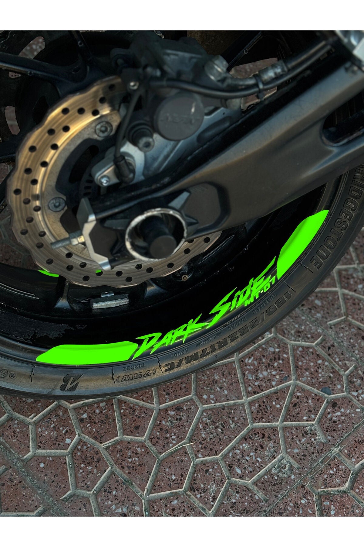 Yamaha MT-07 için Dark Side MT-07 Jant Şeridi Sticker Seti (8 Parça) (Ön-Arka Yeterli)