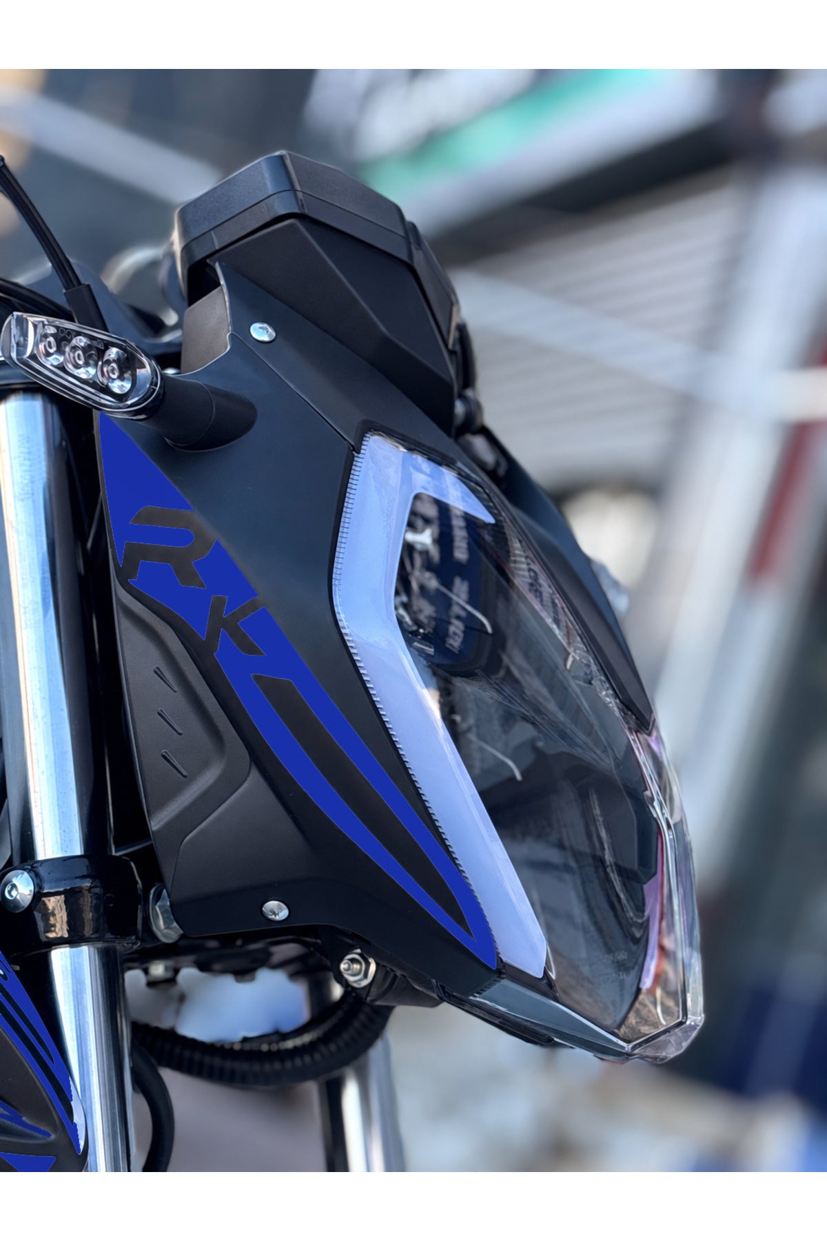 RKS RK125 için RK yazılı Far Kaşı Dekor Sticker (Sağ ve Sol )