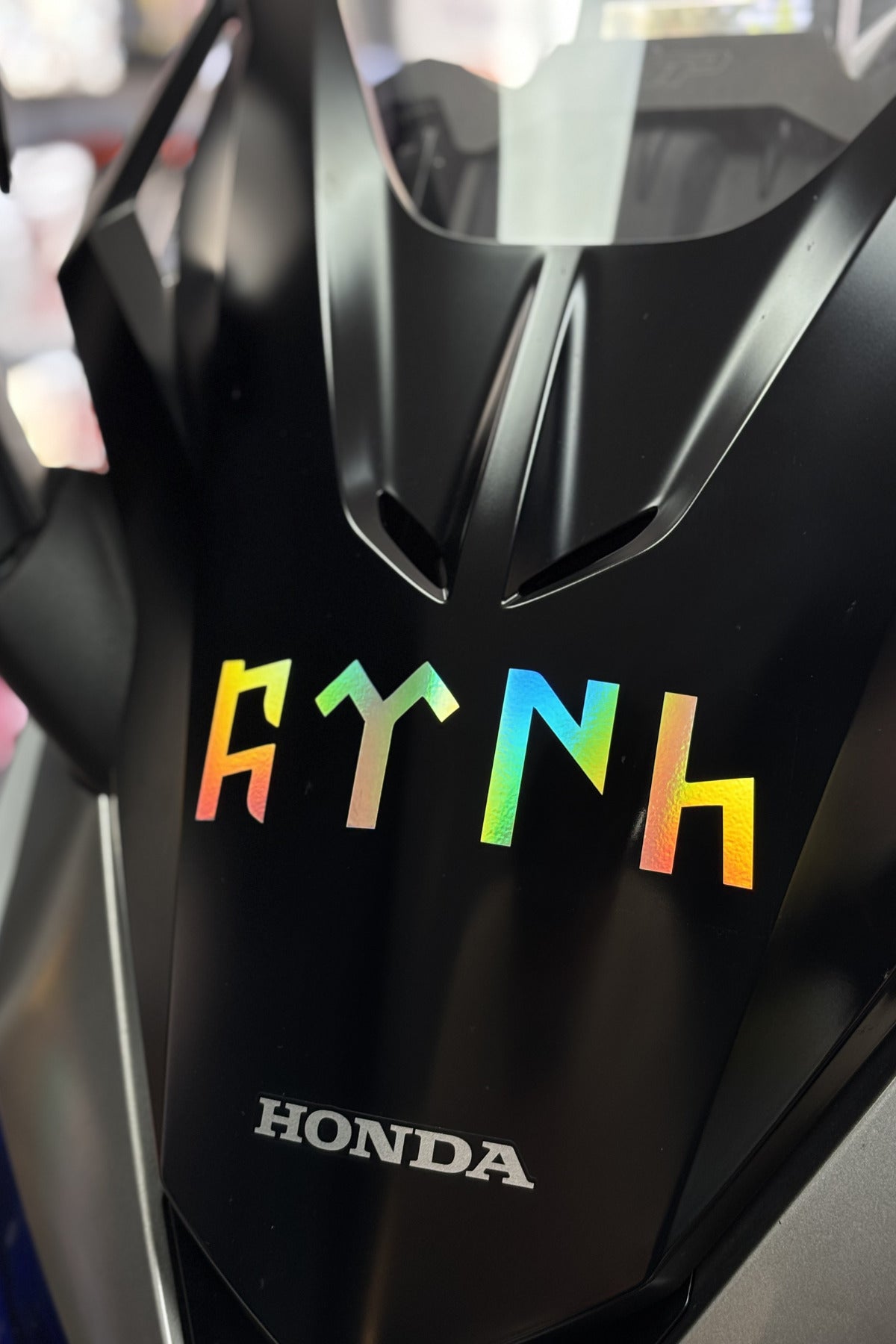 Motor ve Araba için Göktürkçe Türk Yazısı Hologramlı Sticker Etiket (15CM)