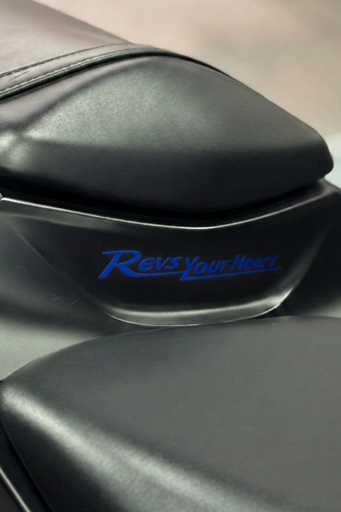 Yamaha Motor Grubu için Revs Your Heart Yazılı Sticker (14CMX2.5CM)(1 Adet)