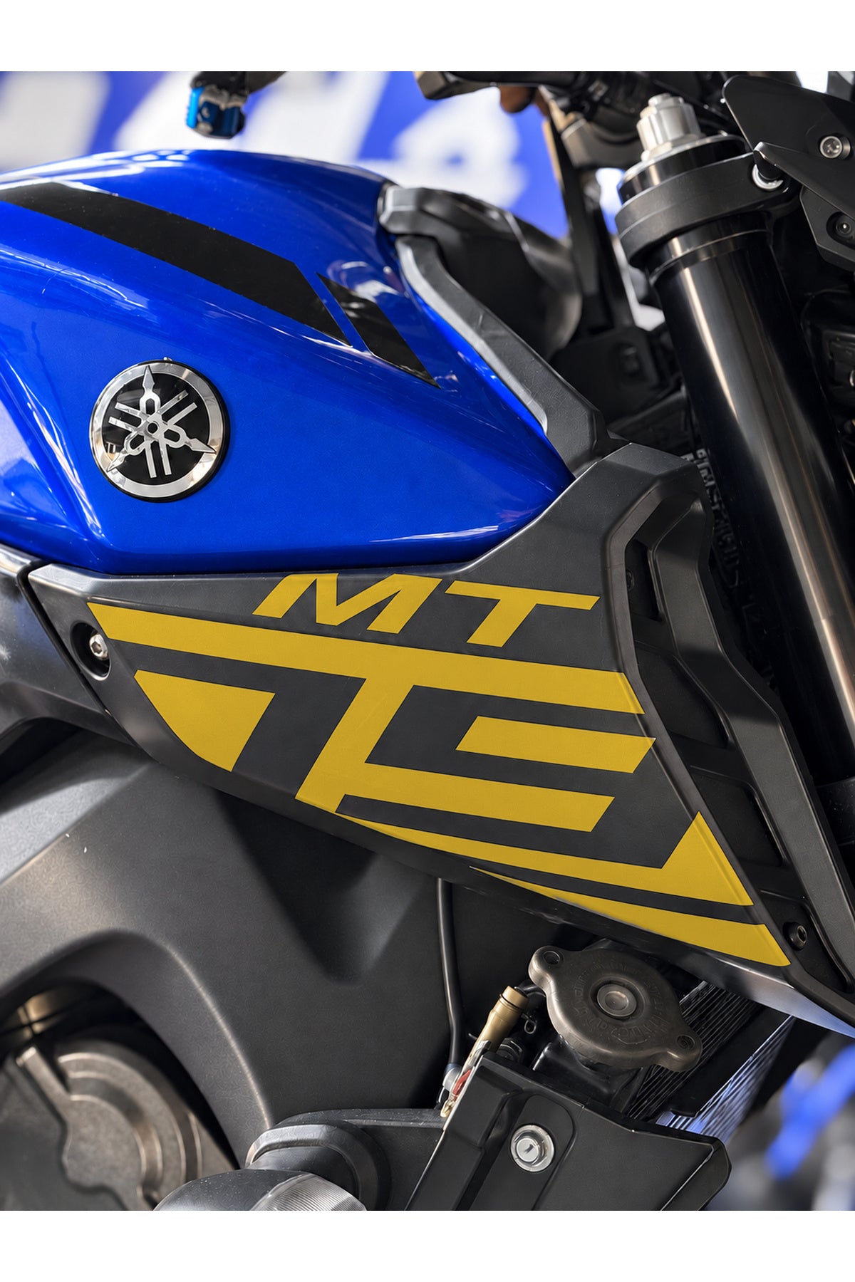 Yamaha MT-09 için Yan Grenajlara Uyumlu Kaplamalı MT-09 Sticker Etiket (2018-2019-2020)