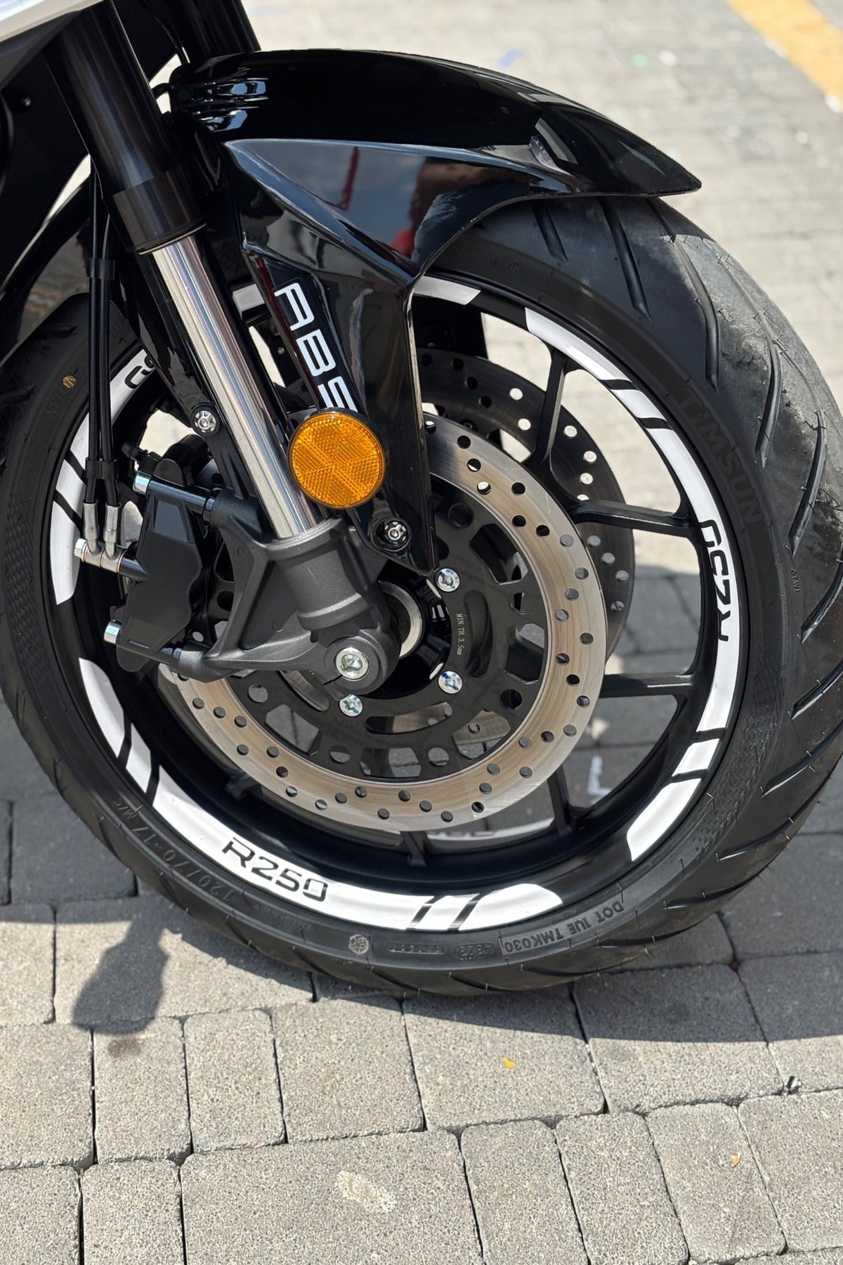 RKS R250 için 12 Parça R250 Yazılı Jant Şeridi Sticker Seti (Ön Arka Sağ Sol Yeterli)