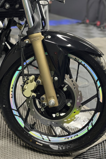 TVS Apache RTR için Beyaz Renk Jant Şeridi Sticker Seti (12'li)