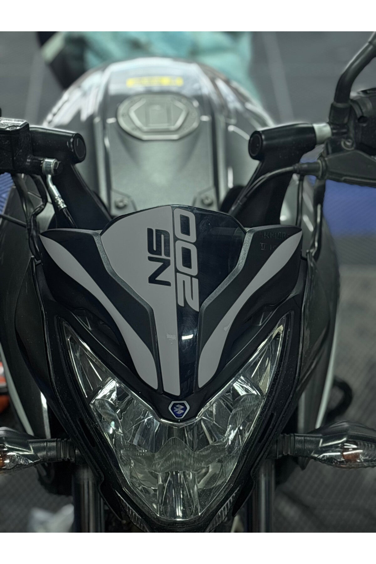 Bajaj Pulsar NS200 için Kafa Detay Sticker Seti NS200 Yazılı 3 Parça