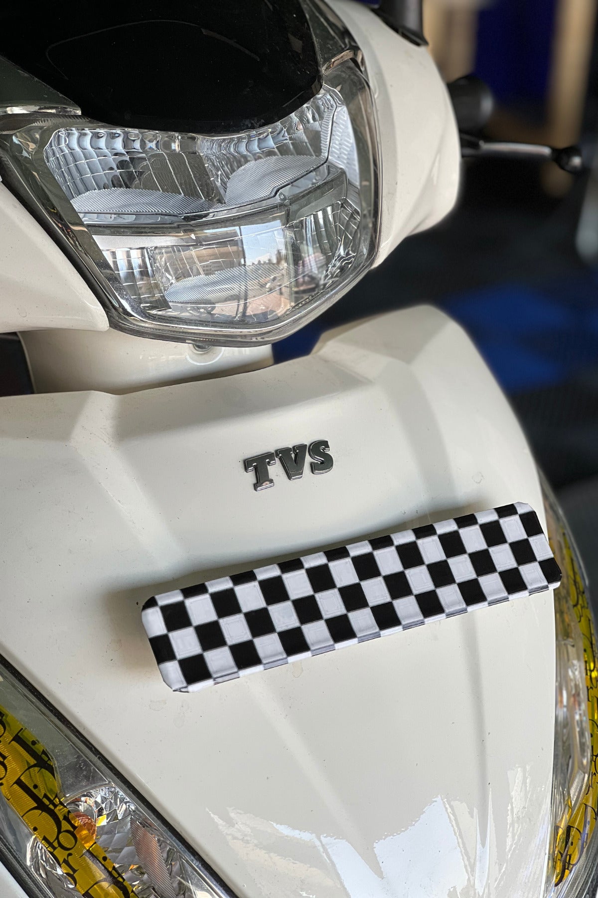 TVS Jupiter 125 Ön Plakası için Bayrak ve Desenli Sticker