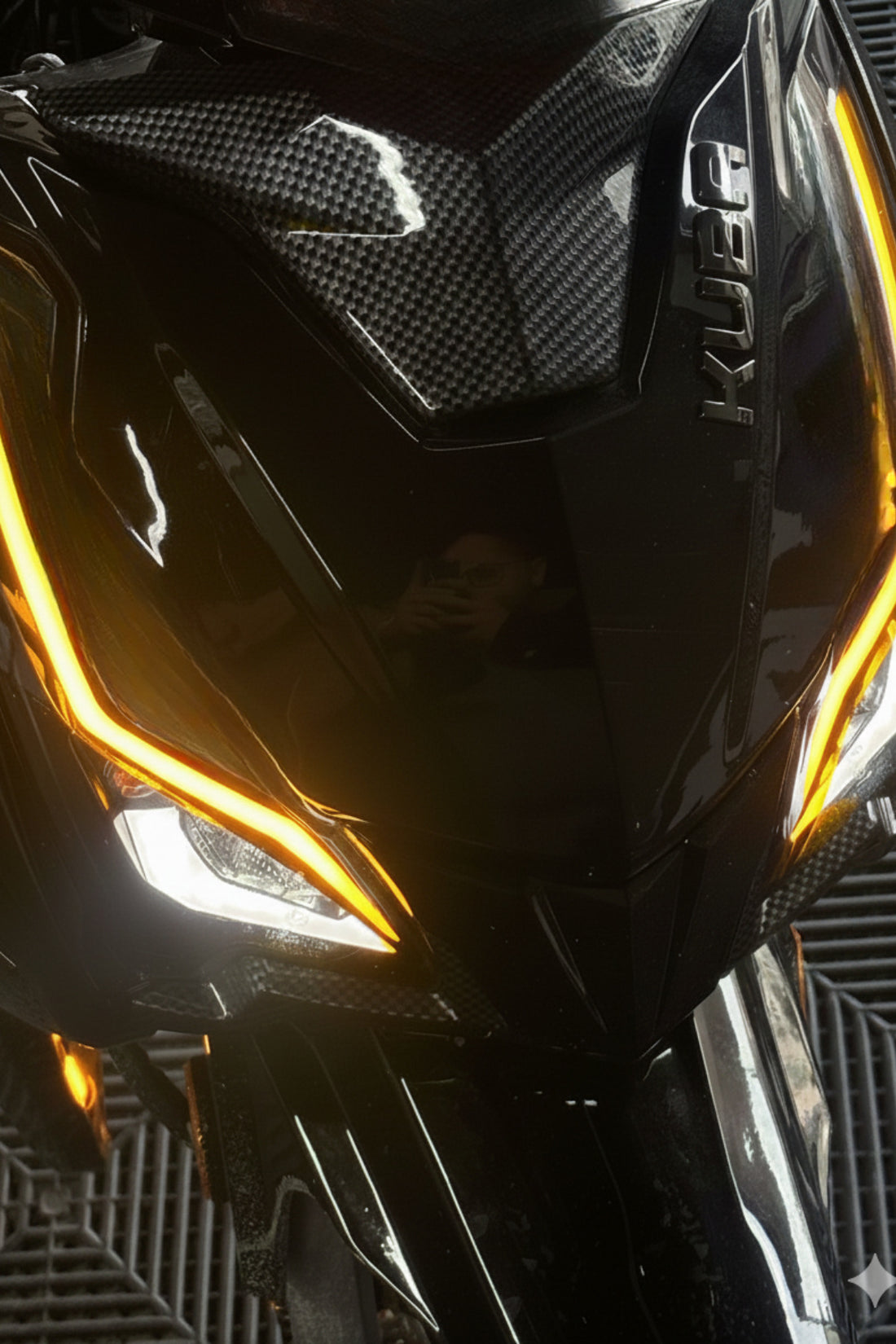 Kuba Crystal 50CC Motosiklet için Far Tasarım Gündüz Ledi için Far Sticker Etiket(Sağ ve Sol)
