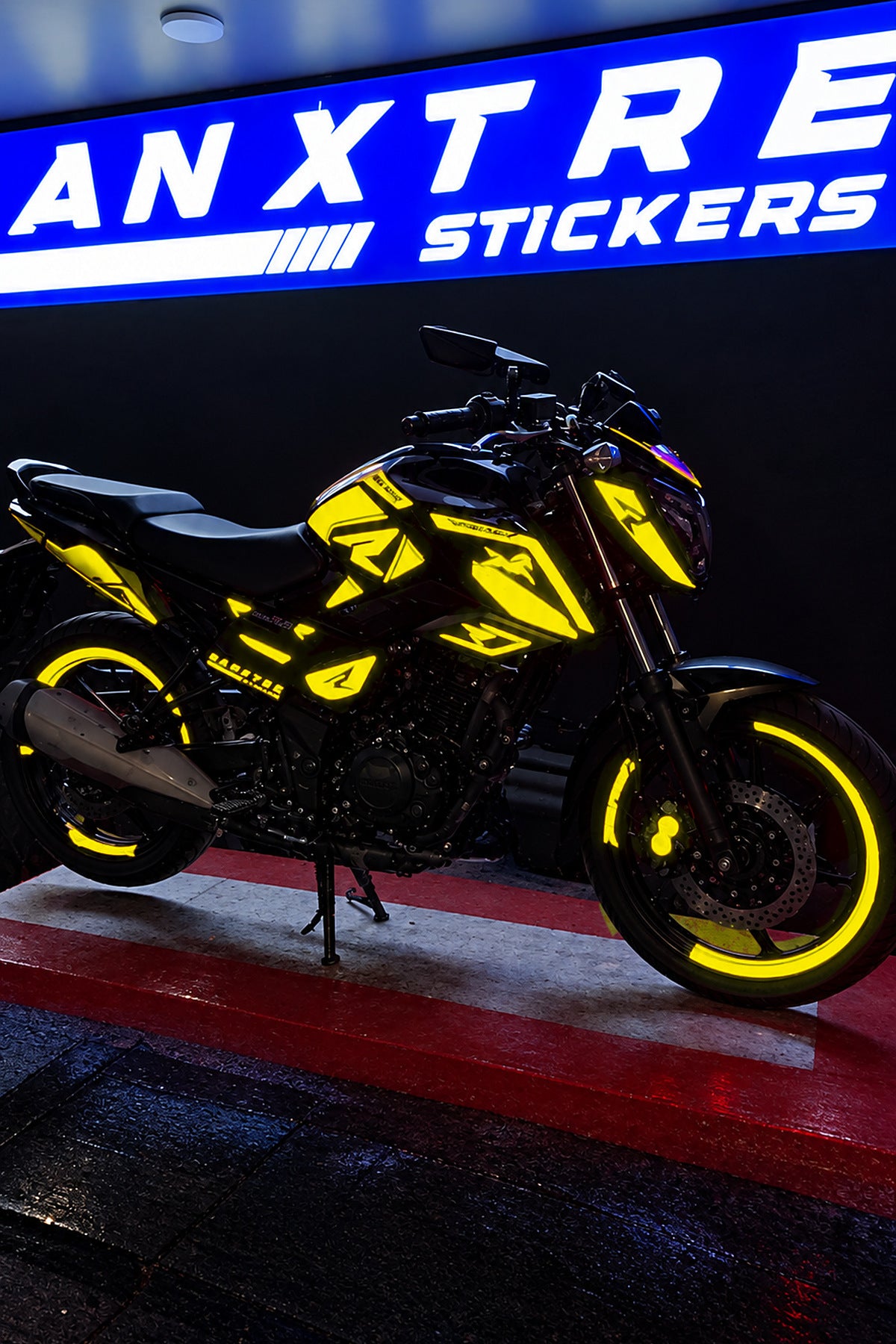 TVS Raider 125 için Komple Premium Reflektörlü Kaplama Sticker Seti (Sağ ve Sol)