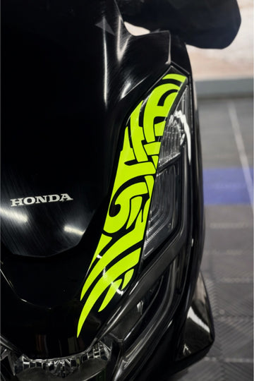 Honda PCX için Uyumlu Neon Sarı Renk Far Üstü Tribal Desen Sticker Etiket (Tam Uyumlu Kesme Biçmesiz)