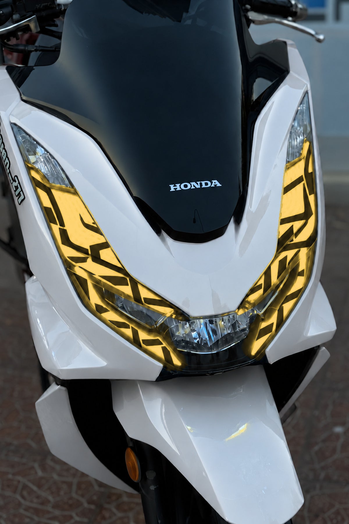 Honda PCX Geniş Kalıp Tribal Dövme Desenli Far Filmi Far Tasarım Sticker (2021-2022-2023-2024 Uyumlu)