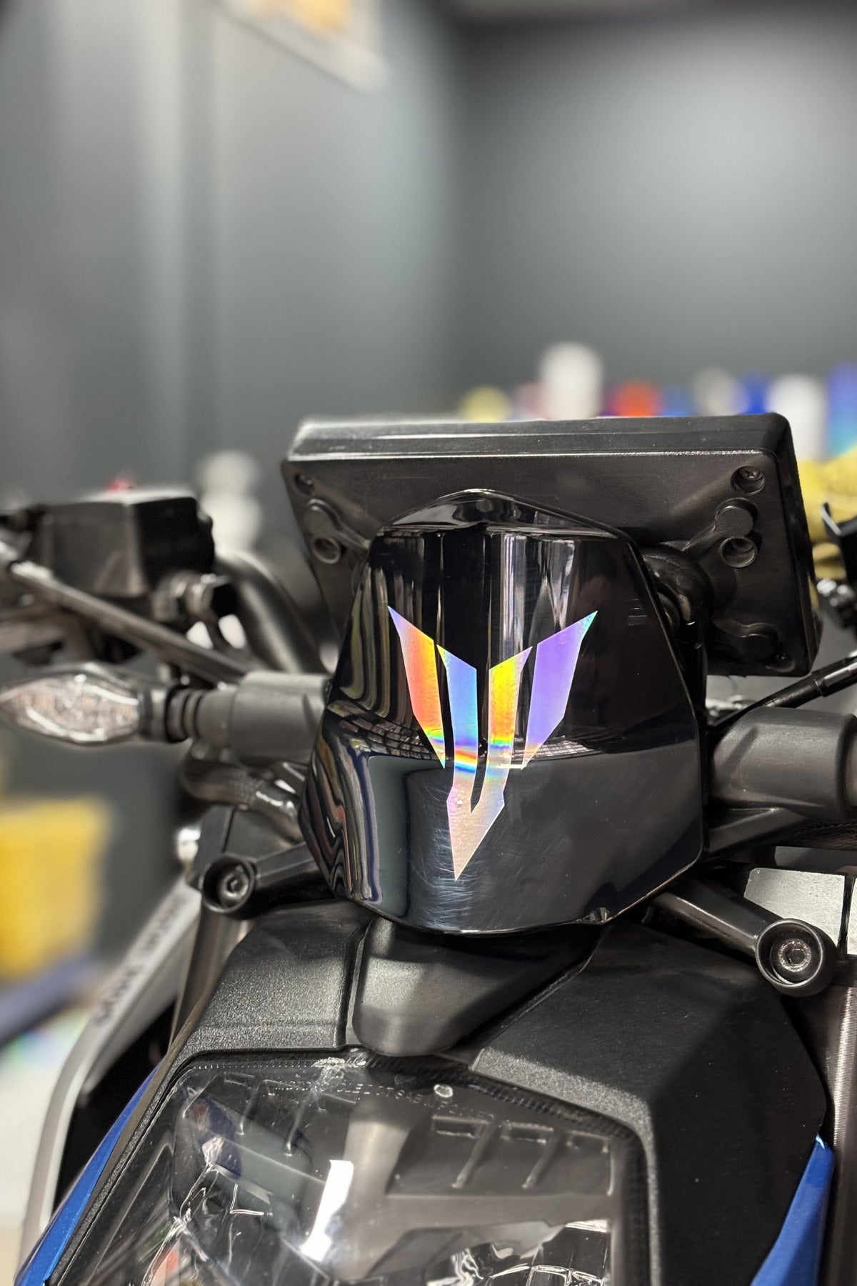 Motor ve Kask için Hologramlı MT Logo Sticker Etiket (10CM) (1 Adet)
