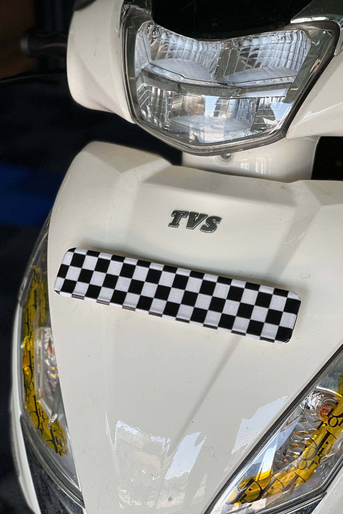 TVS Jupiter 125 Ön Plakası için Bayrak ve Desenli Sticker