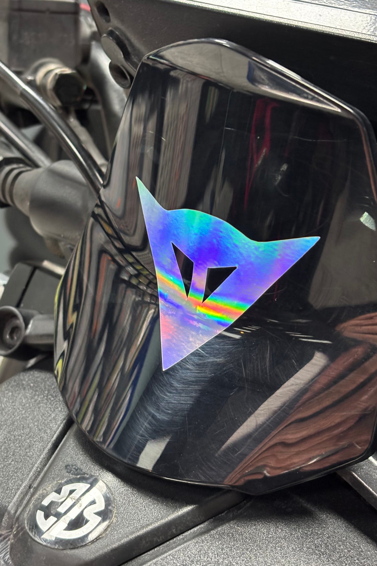 Motor-Kask için Hologramlı Renk Değiştiren Dainese Arma Sticker Etiket (1 Adet) (7CMx7CM)