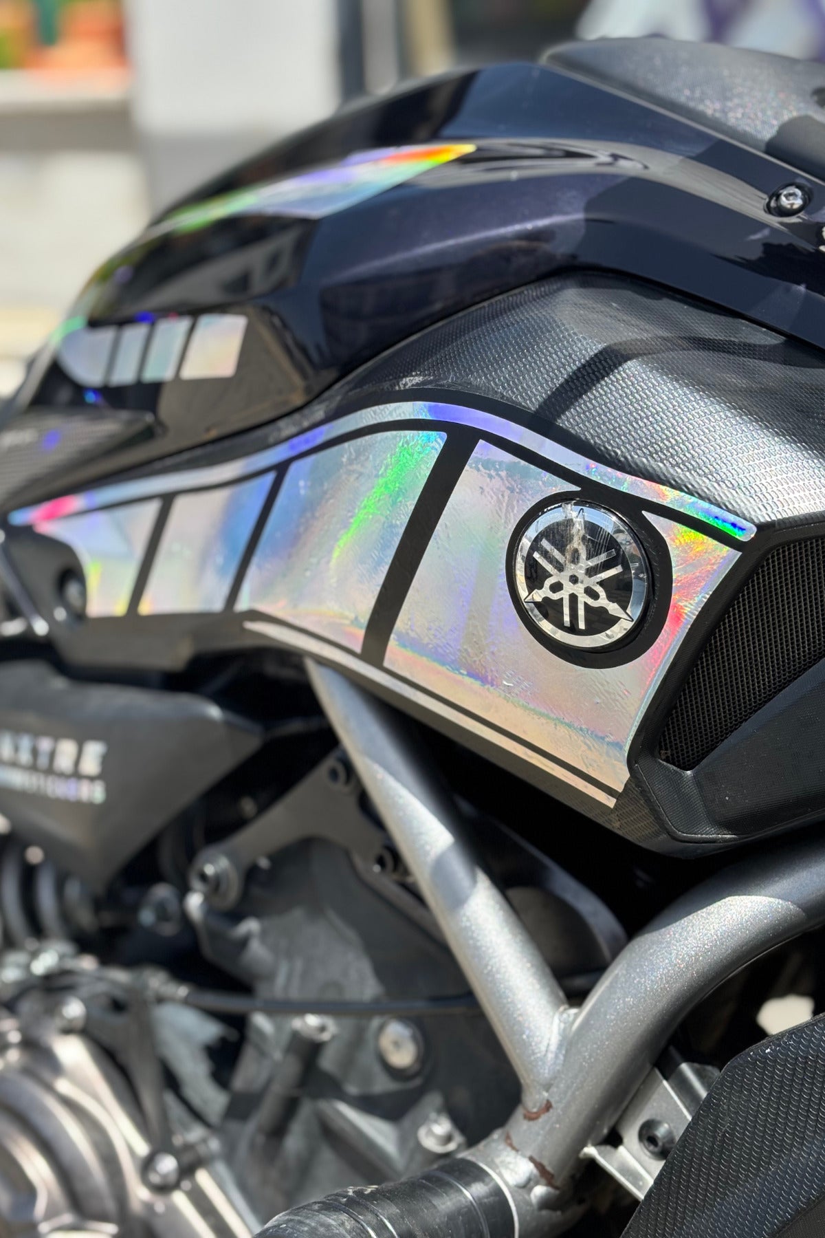 Yamaha MT-07 için Hologramlı Kenar Plastik Logolu Parça için Hologramlı Sticker Etiket (Sağ ve Sol)