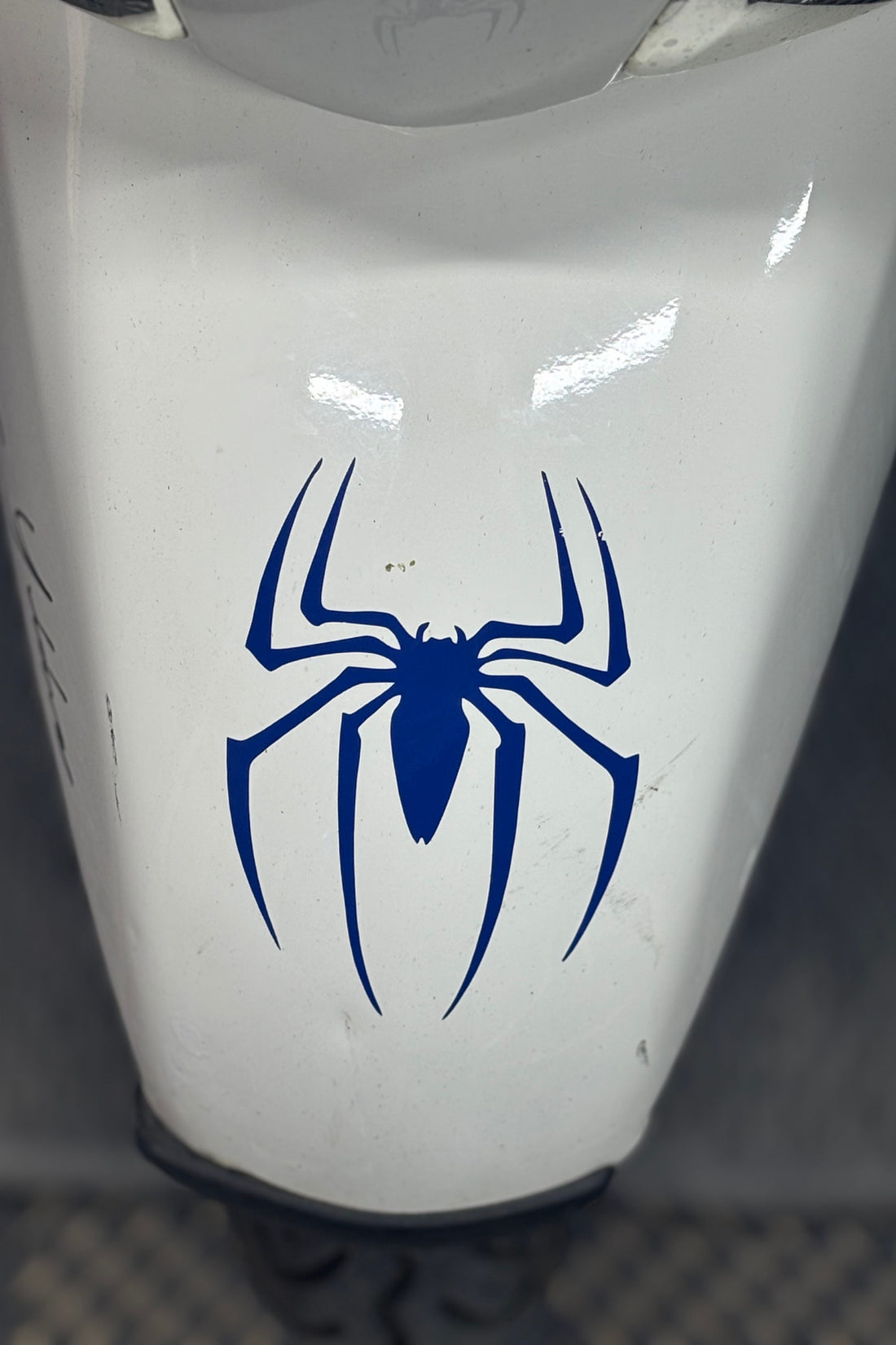 Motor ve Kask için Lacivert Mavi Örümcek Sticker Etiket (1 Adet)