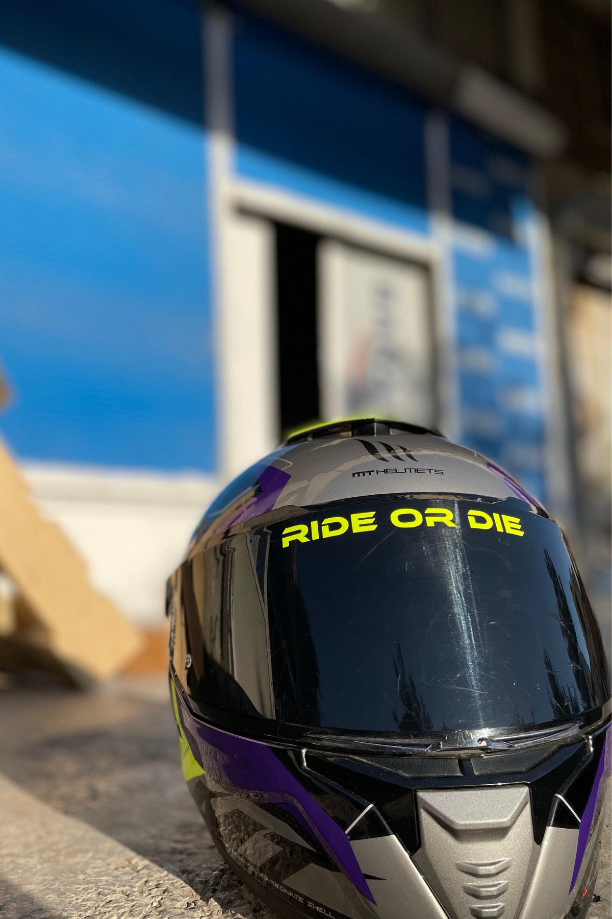 Kask Vizörü için Neon Sarı Ride Or Die Sticker Etiket (1 Adet) (Görüşe Engel Olmaz)