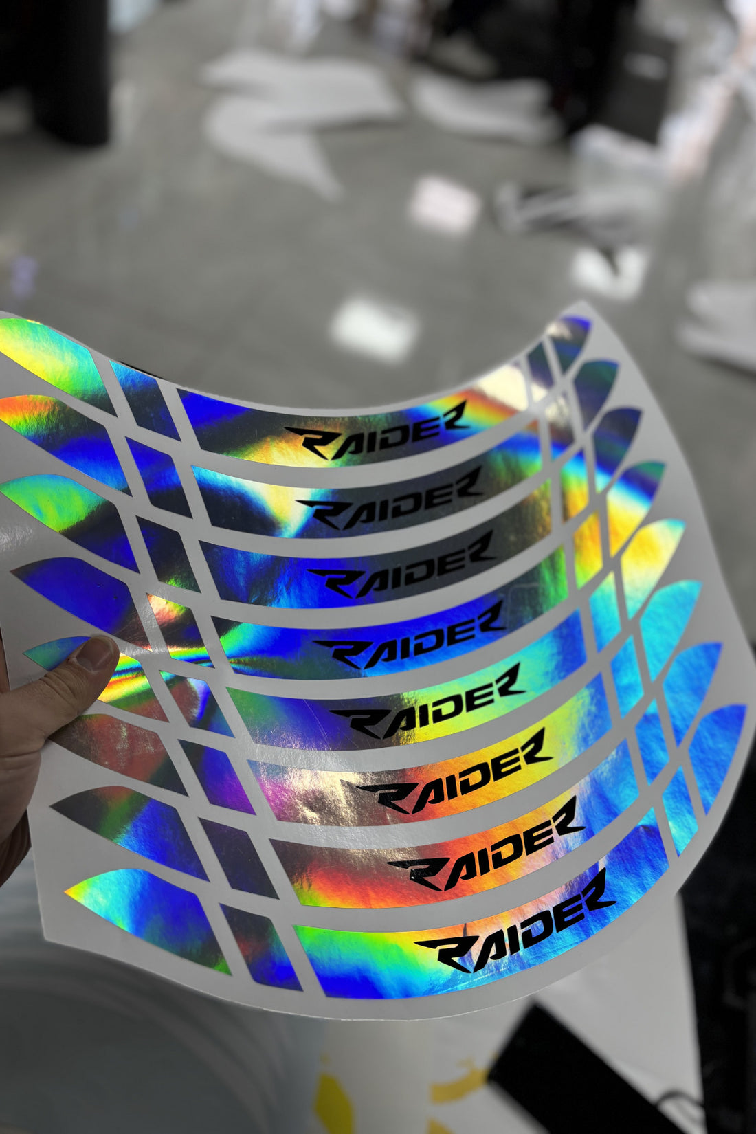 TVS Raider için İçi Yazılı Jant Şeridi Sticker Seti (8 Parça)