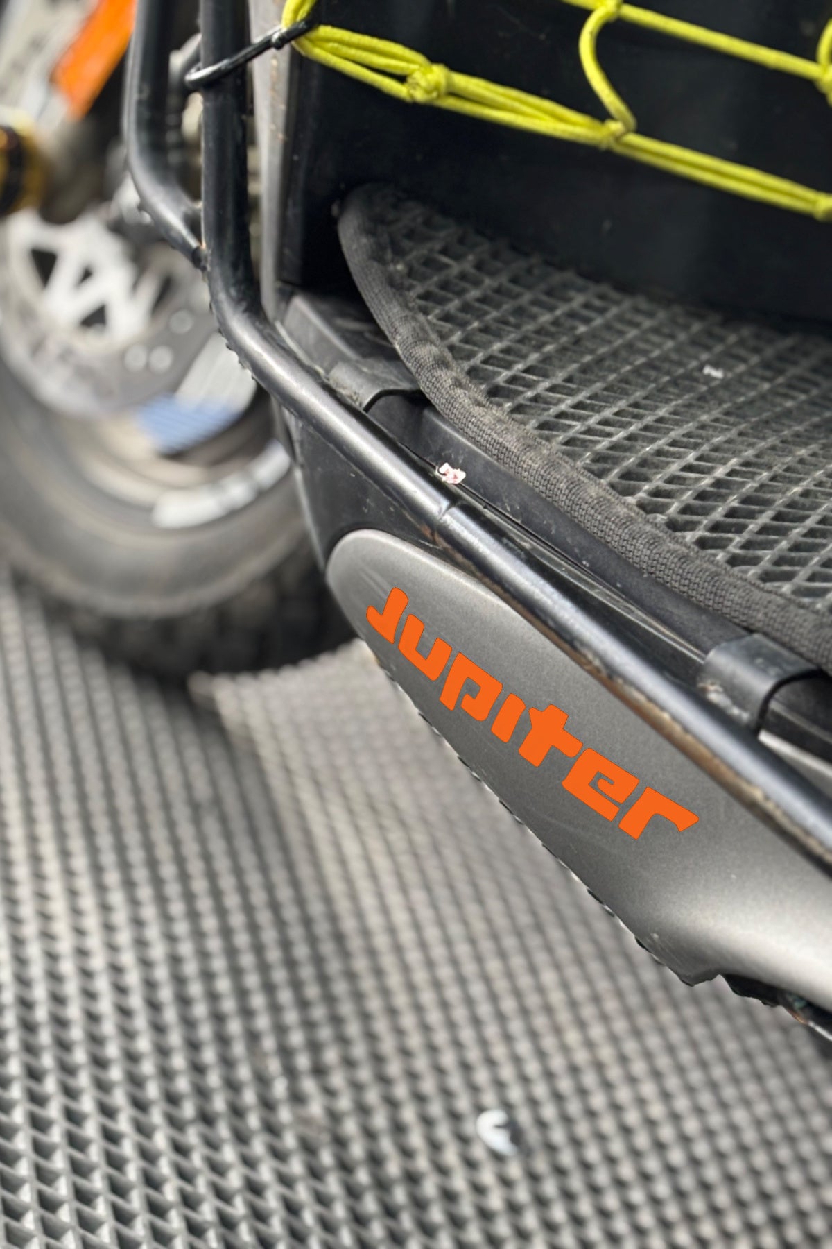 TVS Jupiter 125 için Alt Sakal Jupiter Yazıları Sticker (15CMx3CM)(2 Adet)