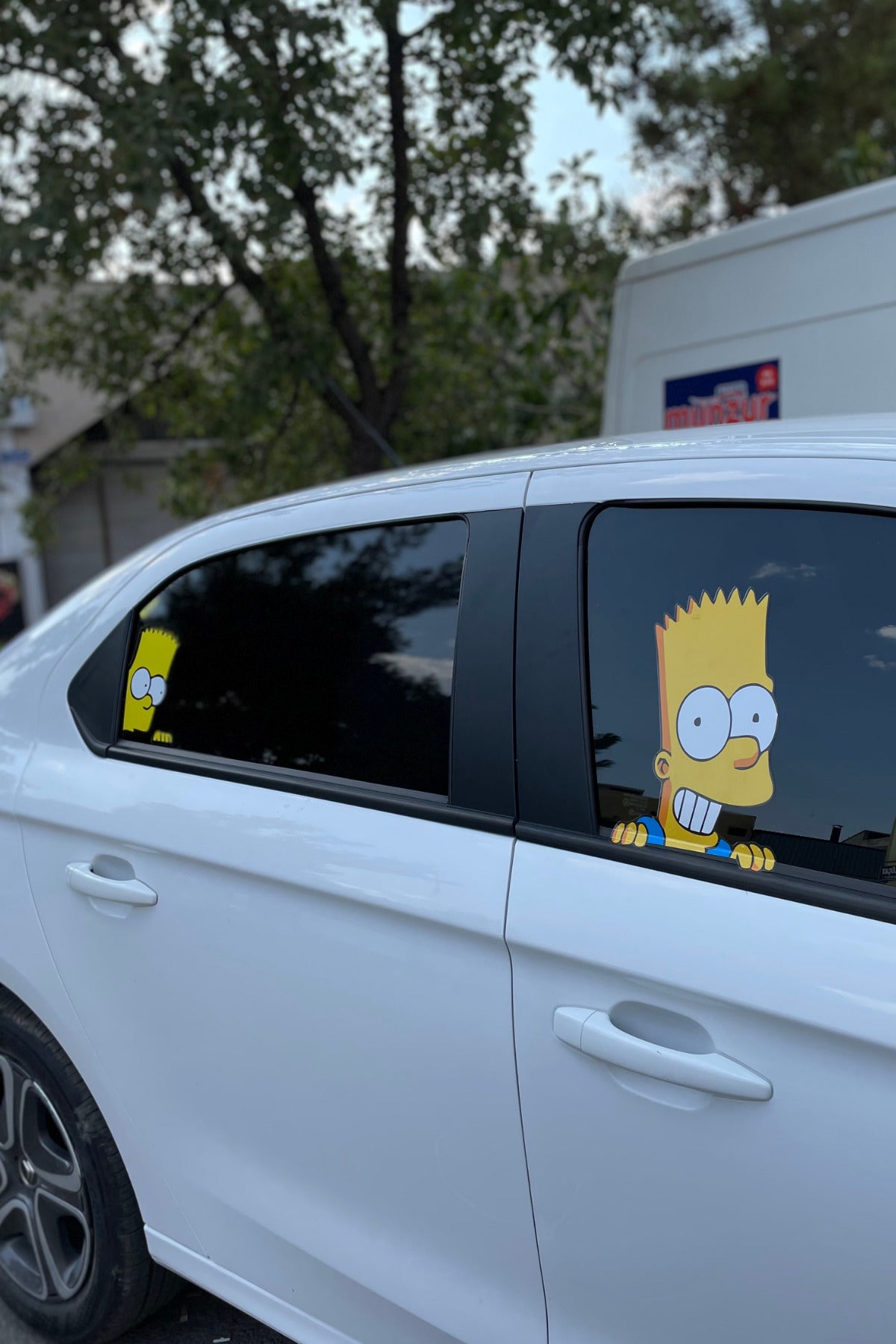 Araba Camı için Simpsonlar Seti Sticker Etiket (Sağ Taraf için) 2'li Set 30CMx20CM