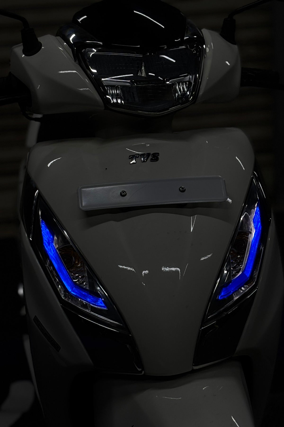 TVS Jupiter 125 için Gündüz Ledlerine Uyumlu Far Tasarım Sticker Seti (Sağ ve Sol)