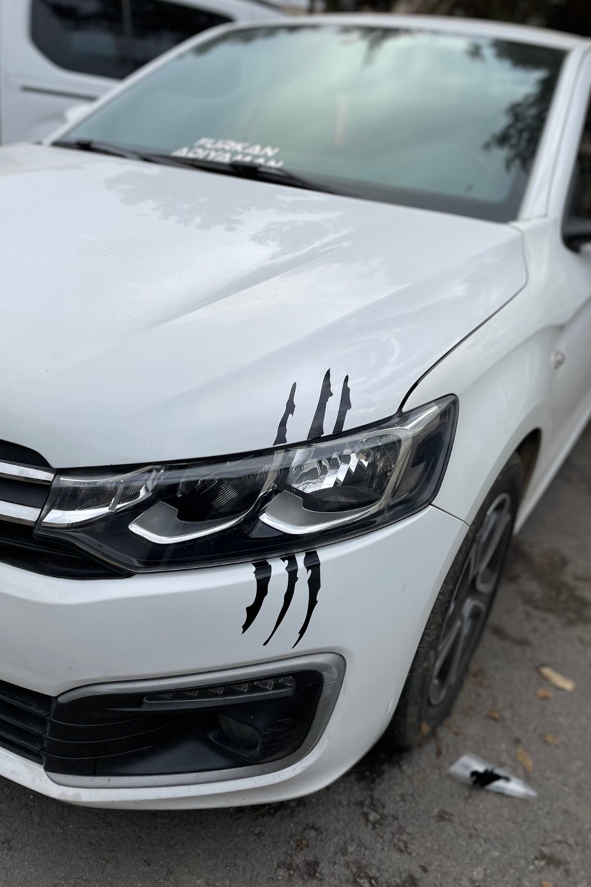 Araba Farı için Siyah Renk Pençe İzi Sticker Etiket 30CMx10CM (1 Adet)