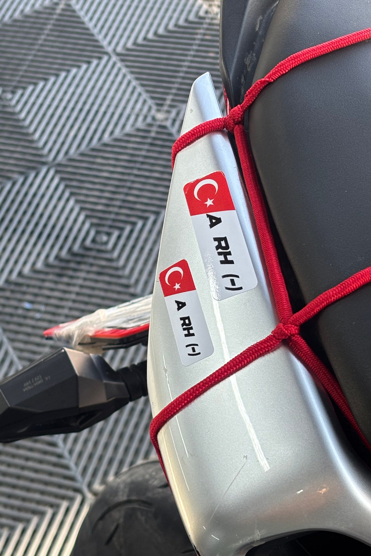 Motosiklet ve Kask için Kan Grubu Sticker Seti (2'li) (STİCKERDIR)