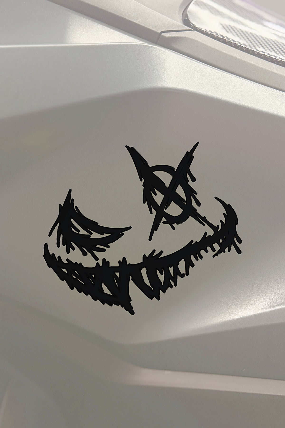 Motosiklet ve Kask için Gülen Yüz Canavar Sticker