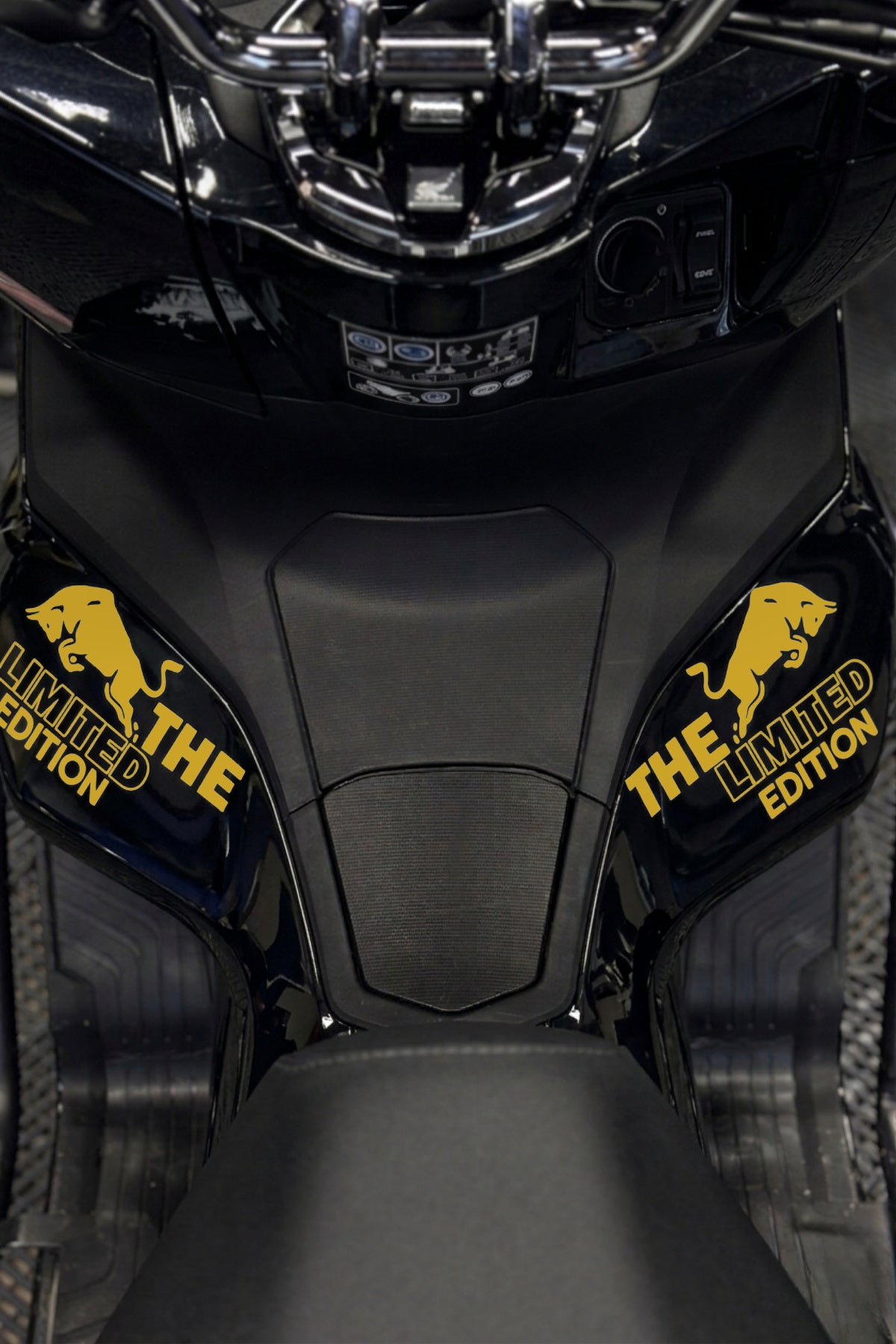 Honda PCX için Boğa Enerji Limited Edition Sticker Etiket (Sağ ve Sol)
