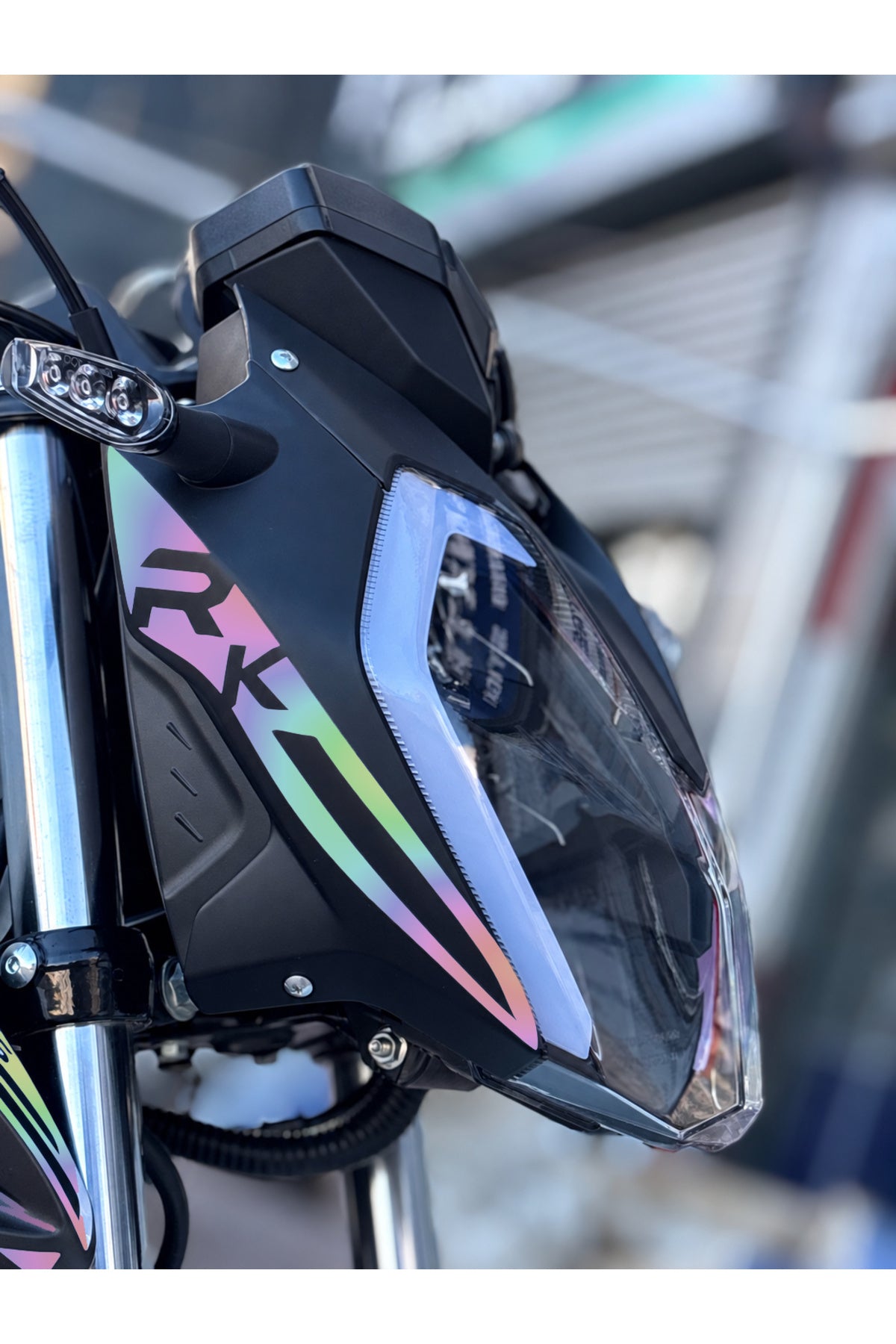 RKS RK125 için RK yazılı Far Kaşı Dekor Sticker (Sağ ve Sol )