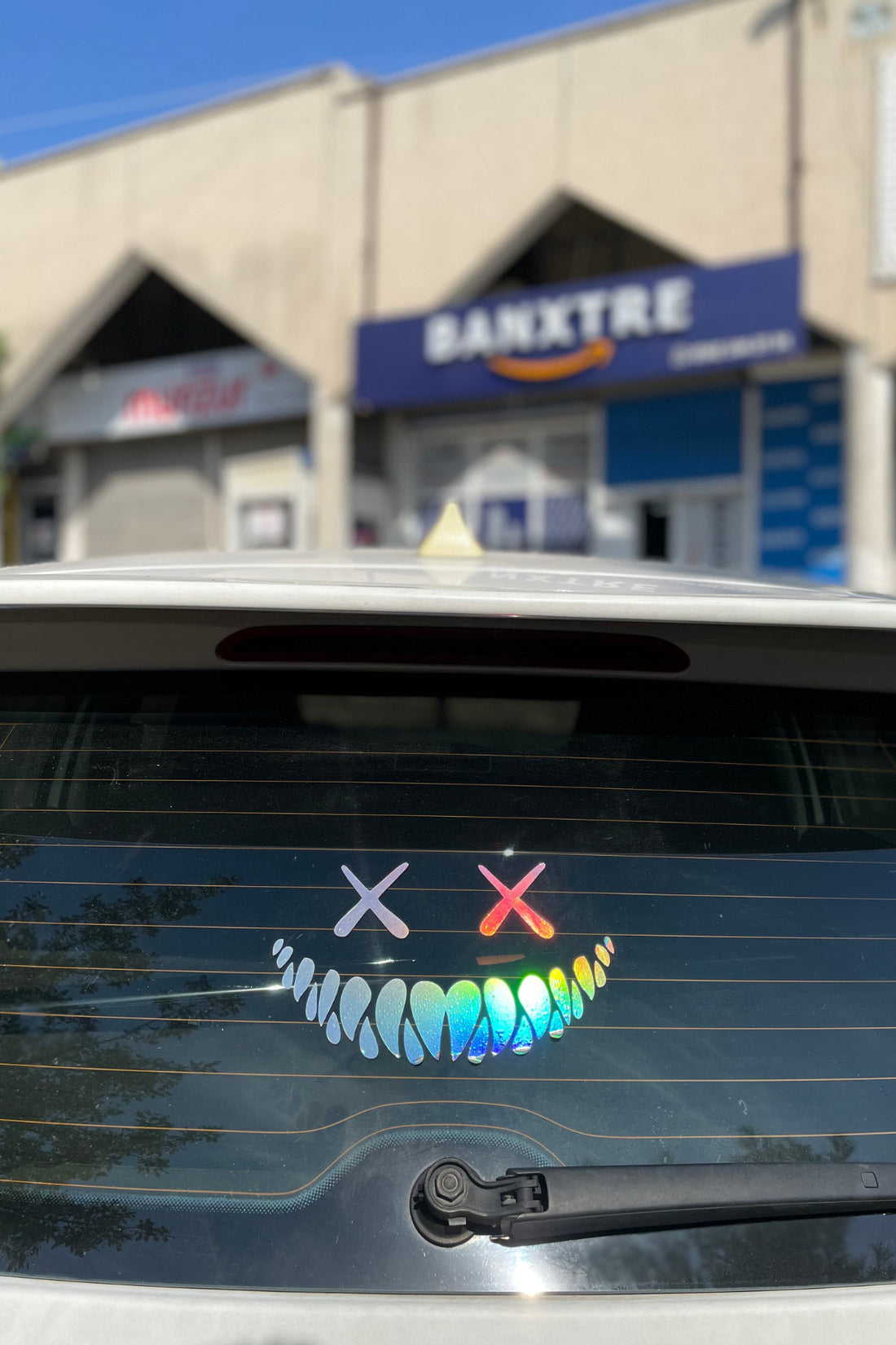 Araba Camı için Hologramlı Renk Değiştiren Gülen Yüz Sticker Etiket (1 Adet)