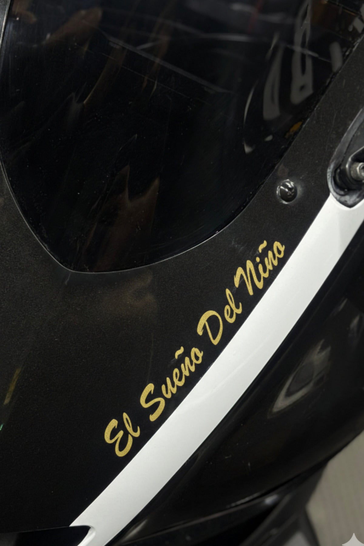 Motosiklet ve Kask için Mat Gold El Sueno Del Nino (Bir Çocuğun Hayali) Sticker