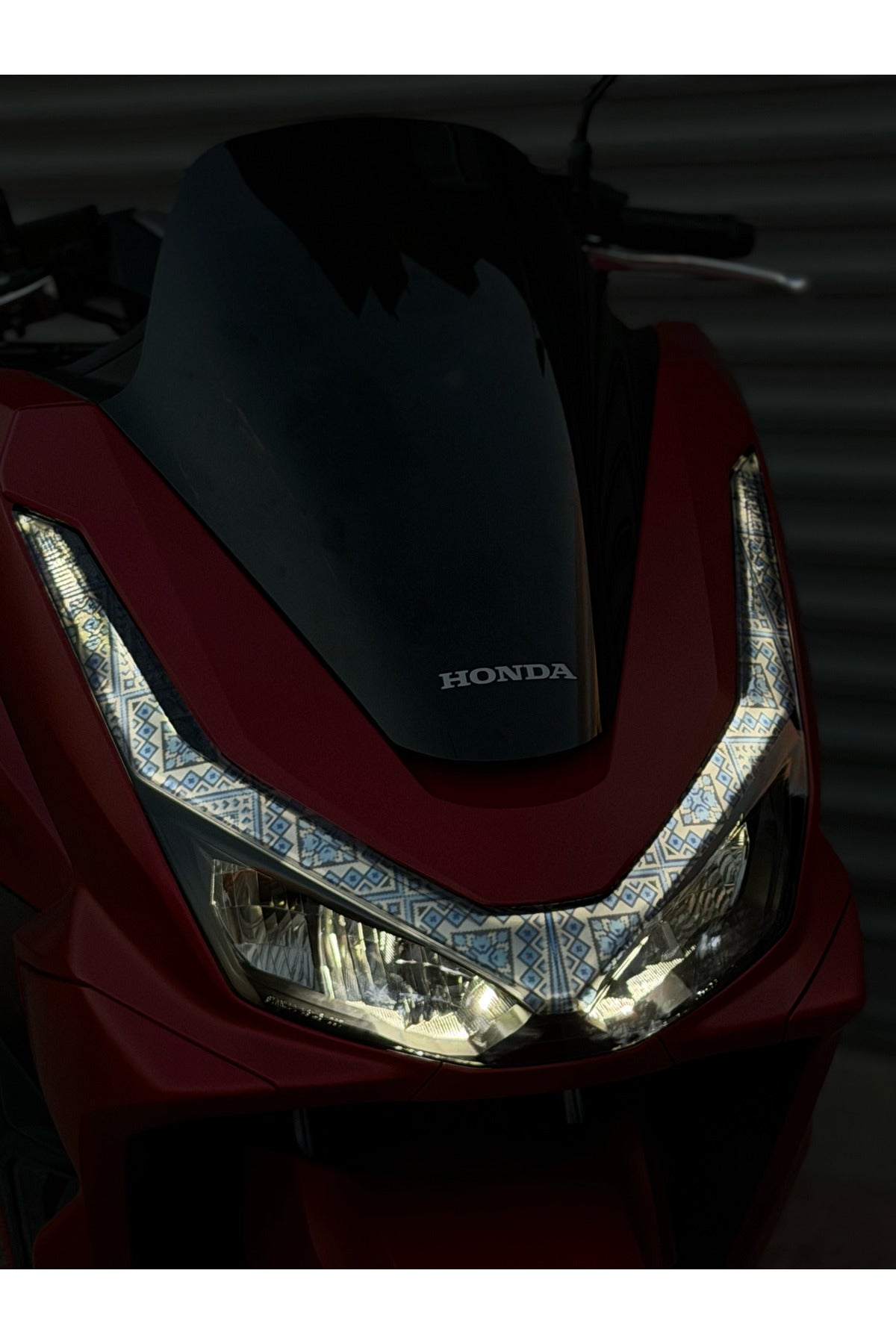 Honda PCX Deluxe için Desenli Far Filmi Far Tasarım Sticker (2025-2026 Yılları Uyumlu)