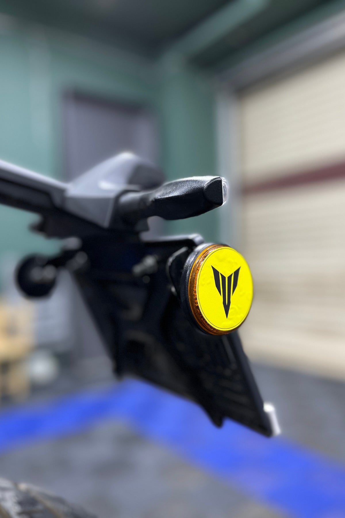 Motosiklet Kedigözü Reflektörü için 5CMx5CM MT Logolu Sticker Seti (2 Adet)