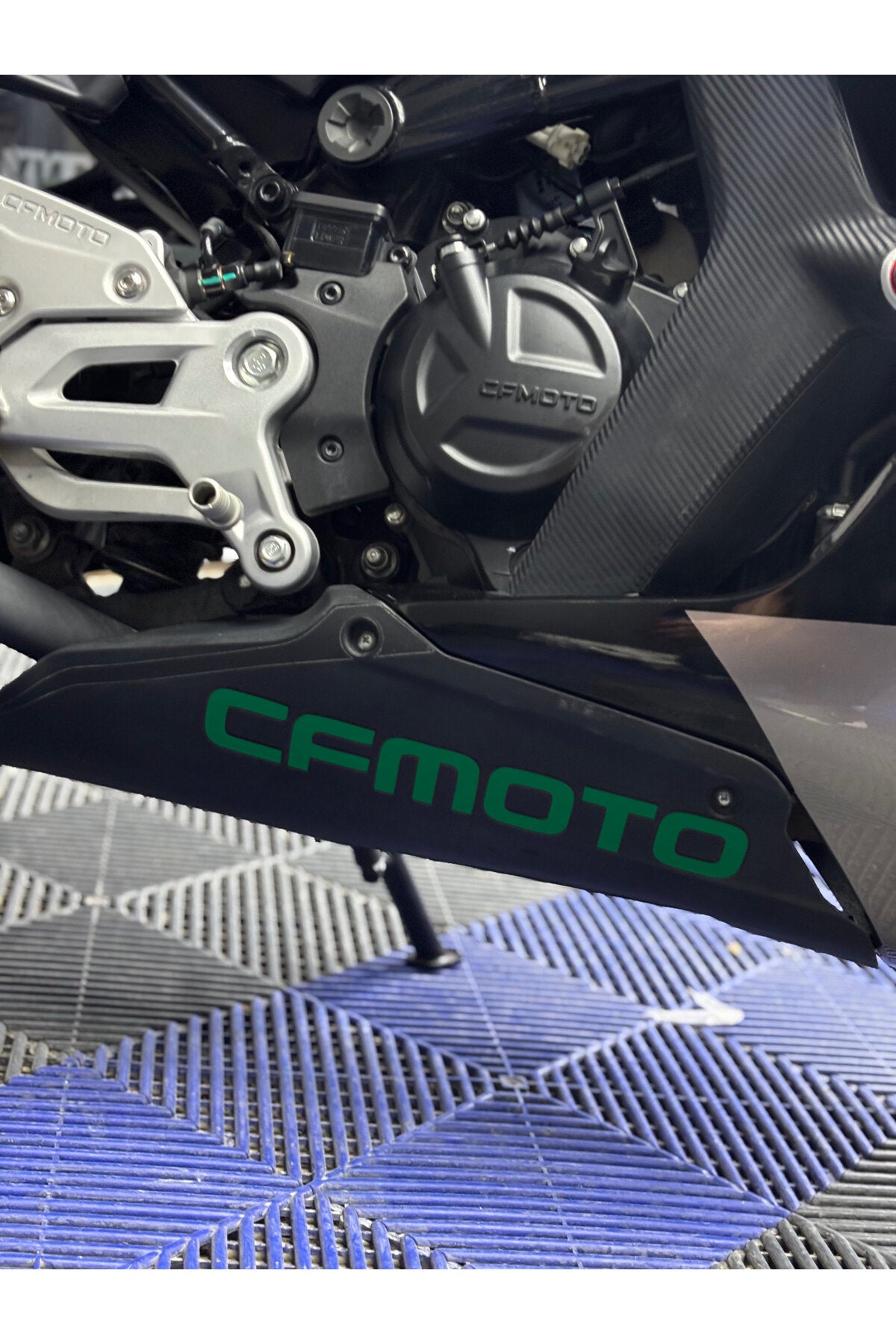 CFMOTO 450SR Alt Sakal için CFMOTO Yazı Sticker Etiket (30CM)