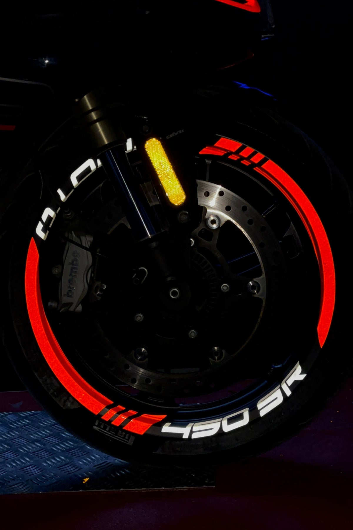 CFMOTO 450SR için Kalın Kesikli+Yazılı Jant Şeridi Sticker Seti (4 Janta Yeter)