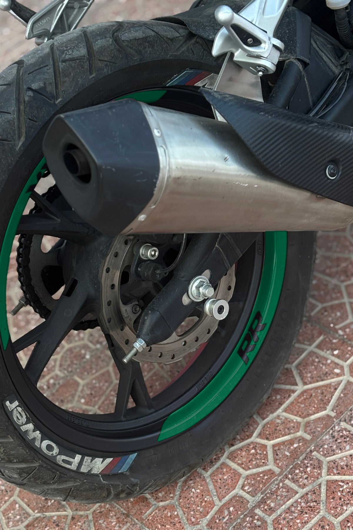 RKS SRK 125R için RR Yazılı Çeyrek Jant Şeridi Sticker Seti