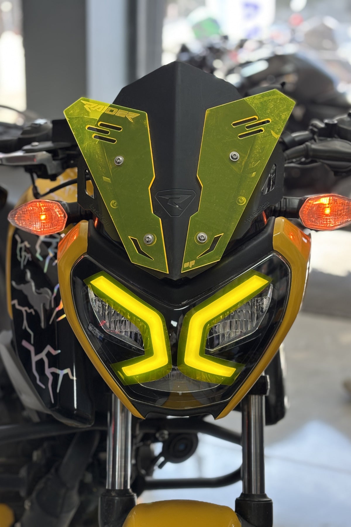 TVS Raider Gündüz Farı için Renkli Far Filmi Sticker