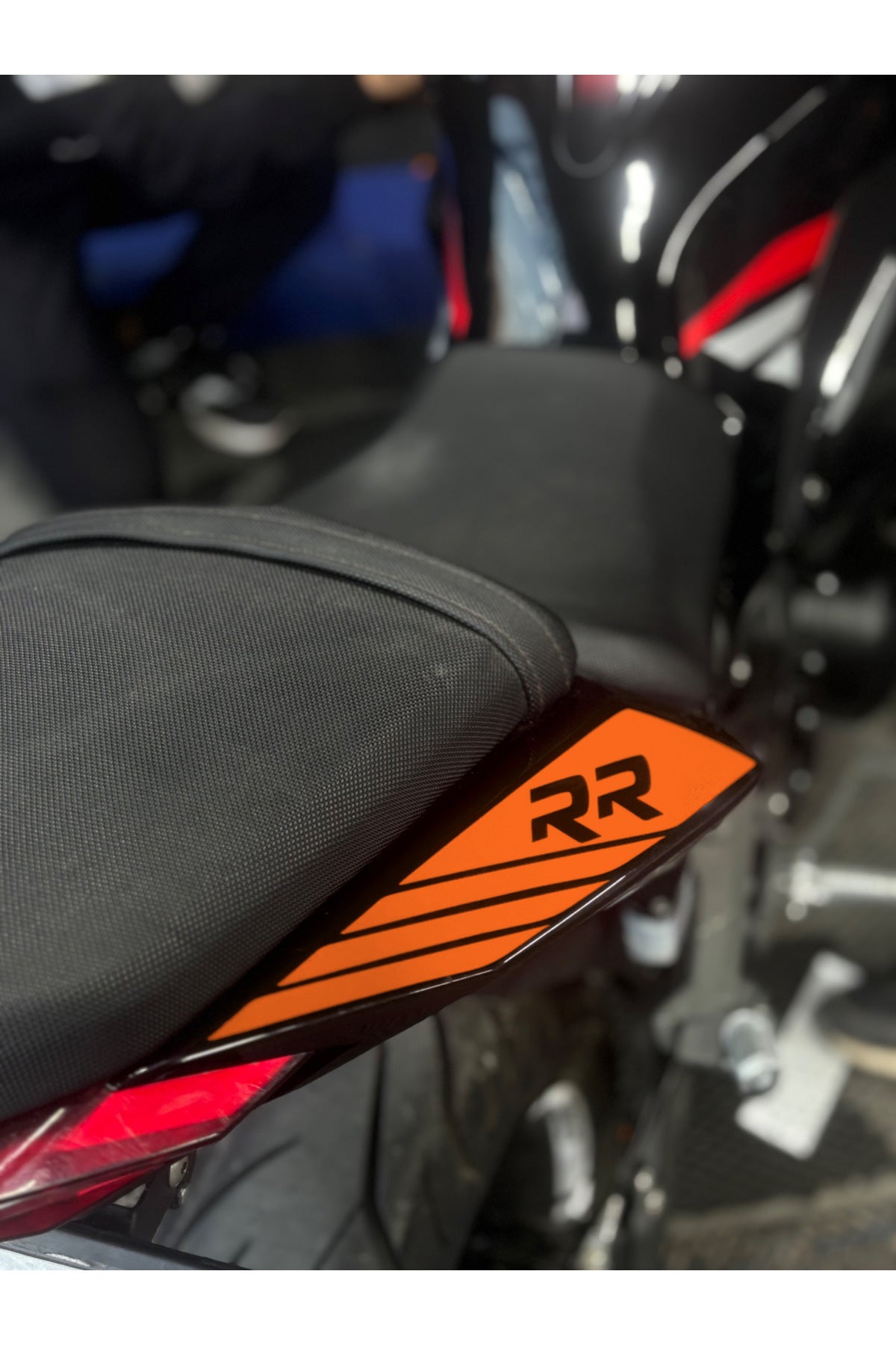 RKS R250-M250 için RR Yazılı Kuyruk Sticker Etiket (Sağ ve Sol )