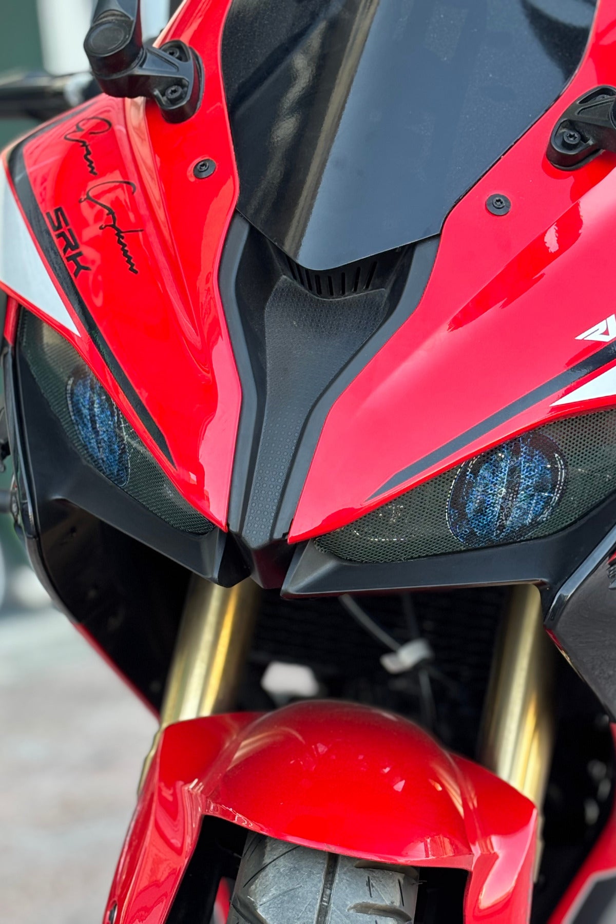 RKS SRK125 için Far Üstü Sticker Delikli Aydınlatma Engellemez (Sağ ve Sol)
