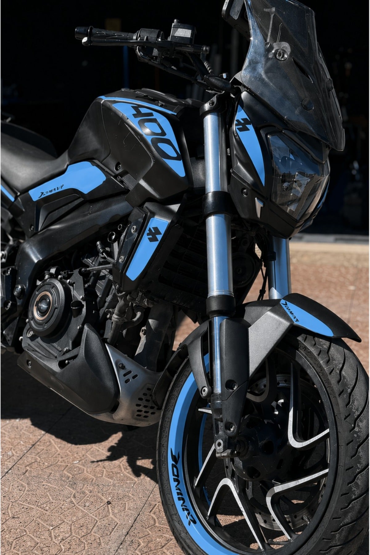Bajaj Dominar 400 için Açık Mavi Renk Komple Sticker Seti