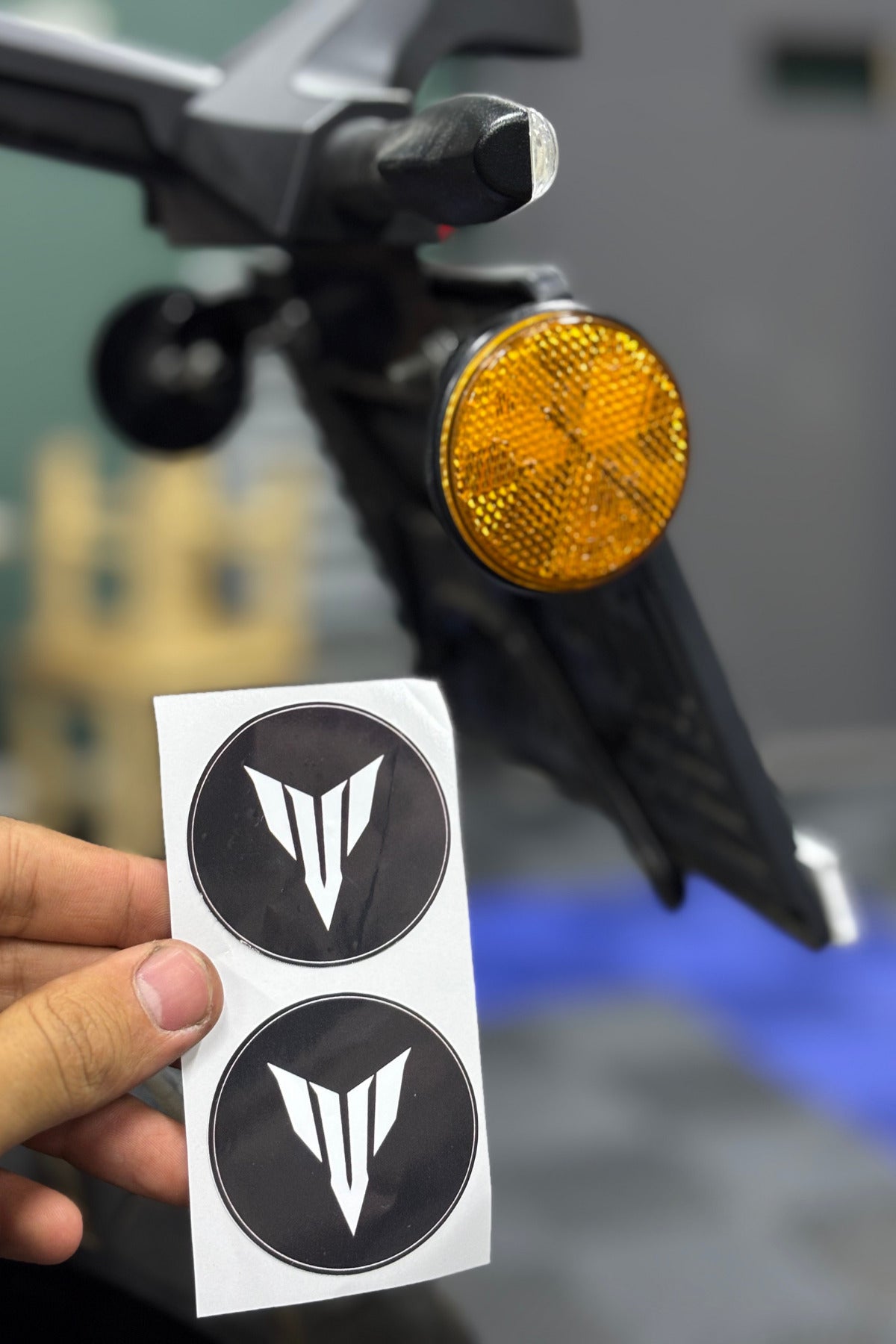 Motosiklet Kedigözü Reflektörü için 5CMx5CM MT Logolu Sticker Seti (2 Adet)