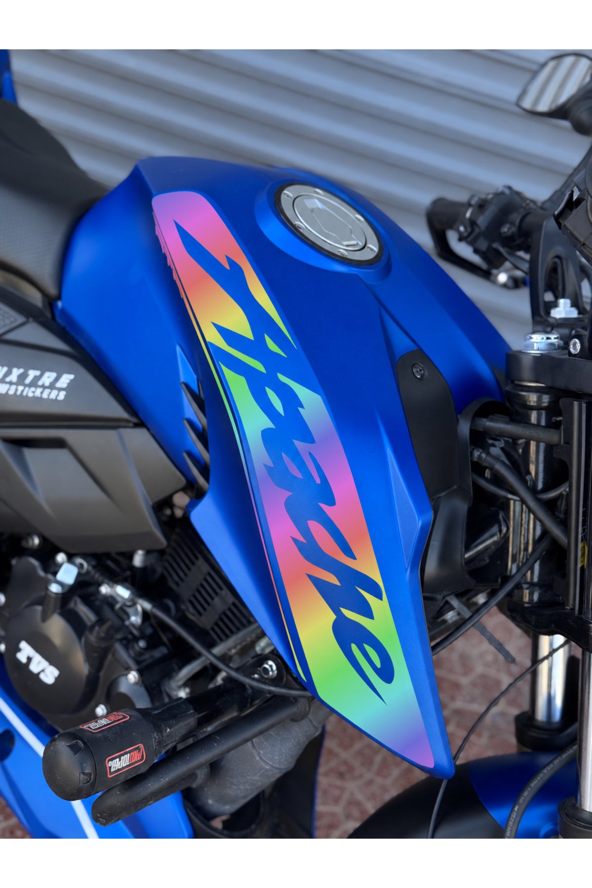 TVS Apache RTR için Yan Grenaj Apache Yazılı Kaplama Sticker Etiket (Sağ ve Sol)