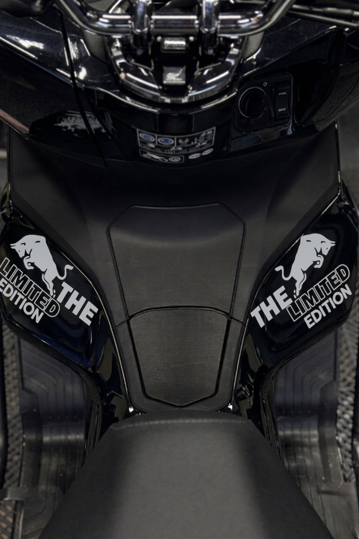 Honda PCX için Boğa Enerji Limited Edition Sticker Etiket (Sağ ve Sol)