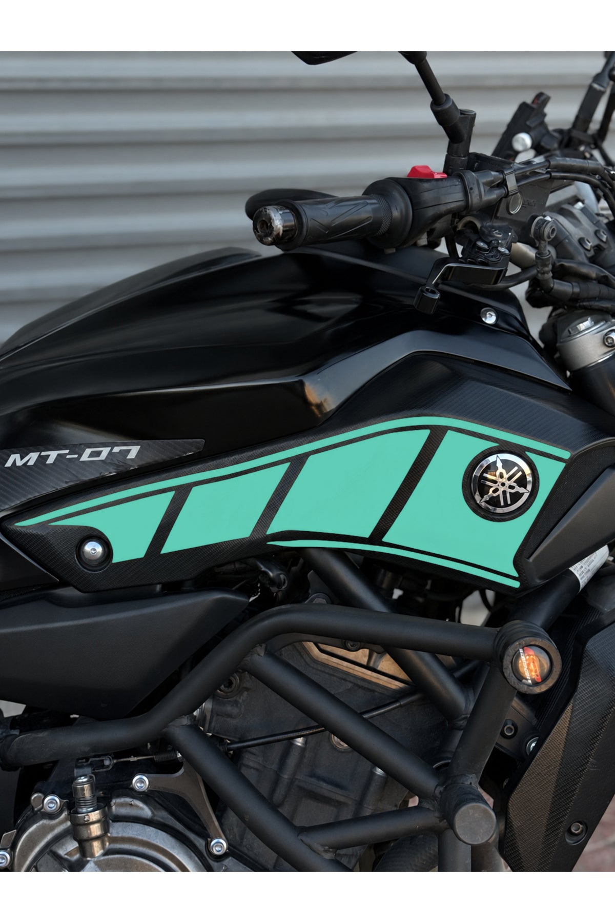 Yamaha MT-07 İÇİN Yan Plastik Panellere Uyumlu Grenaj Sticker (Sağ ve Sol) (2014-2017 Yılları Arası)