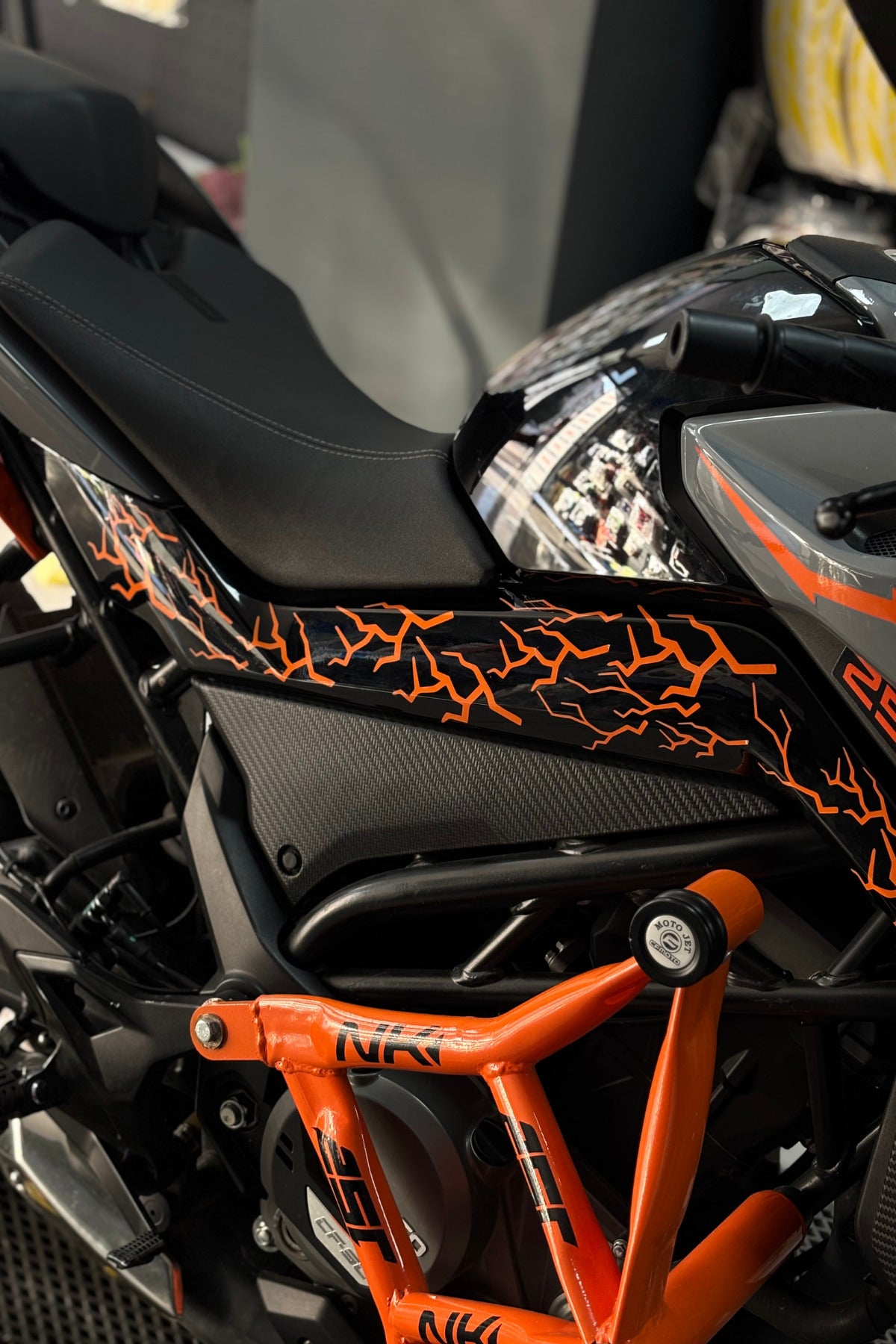 Motor ve Kask için Tüm Motorlara Uyumlu Turuncu Şimşek Yıldırım Sticker Seti (16'lı)