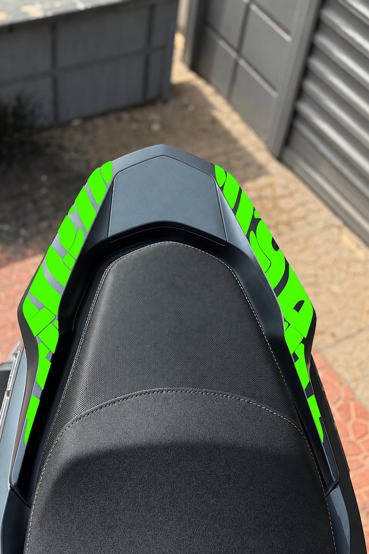 Honda PCX Deluxe için Kuyruk Üstü Tribal Desen Sticker (2025-2026 Uyumlu)