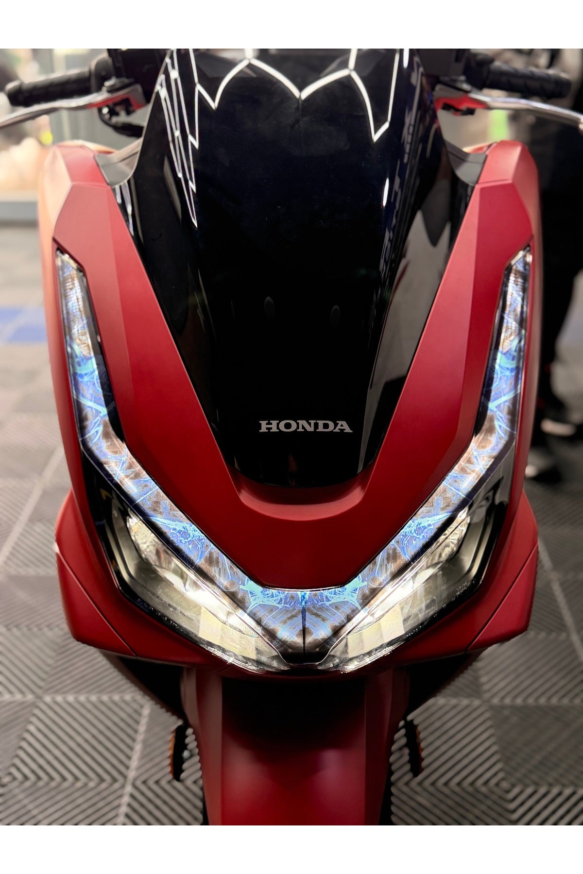 Honda PCX Deluxe için Desenli Far Tasarım Sticker